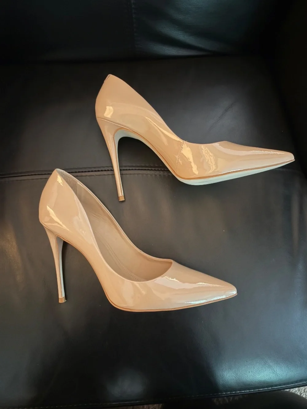 Ava & Aiden Nude Patent Pointed-Toe Stiletto Pumps - Size 8 w/matching bag